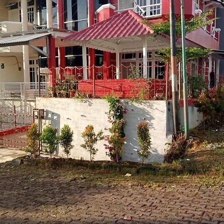 Villa Musti Green Apple Cipanas Sindanglaya Exterior photo