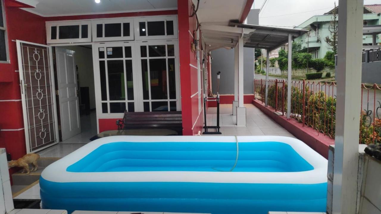 Villa Musti Green Apple Cipanas Sindanglaya Exterior photo